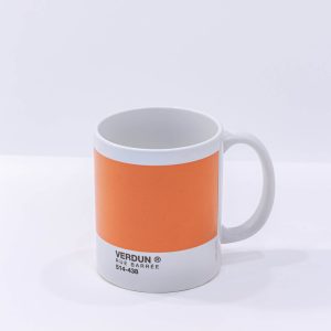 Une super de belle tasse, dans le style des fiches Pantoutes*, qui fait un clin d'oeil au défi occasionnel qu'est la navigation en voiture à Verdun.