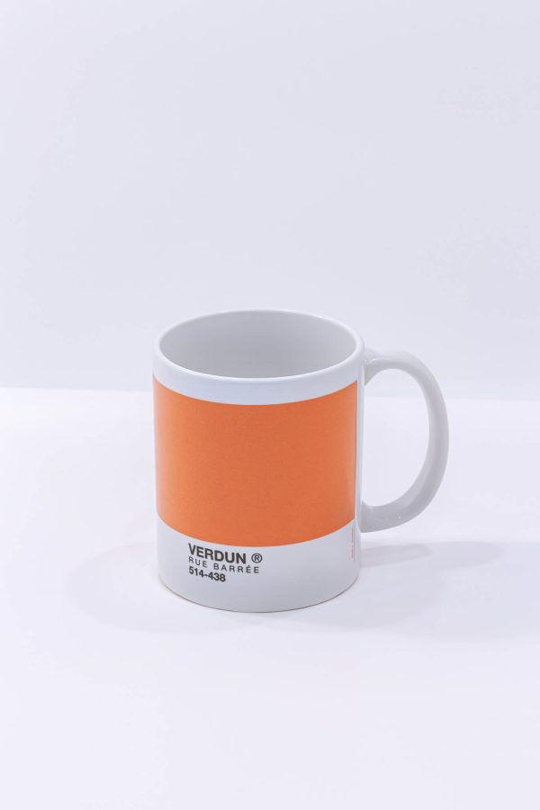 Une super de belle tasse, dans le style des fiches Pantoutes*, qui fait un clin d'oeil au défi occasionnel qu'est la navigation en voiture à Verdun.